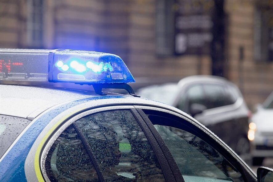 Nach einem Unfall in Lugau sucht die Polizei Zeugen.