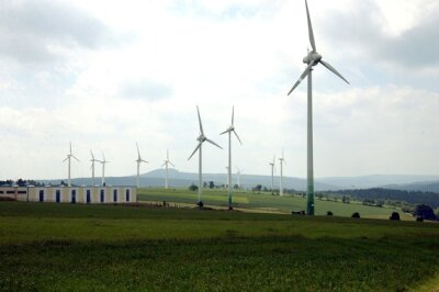 Pläne für neue Windkraftanlagen liegen auf mehreren Tischen - Der Windpark in Jöhstadt - im Altkreis Annaberg die bisher einzige bestätigte Fläche für Windkraftanlagen.