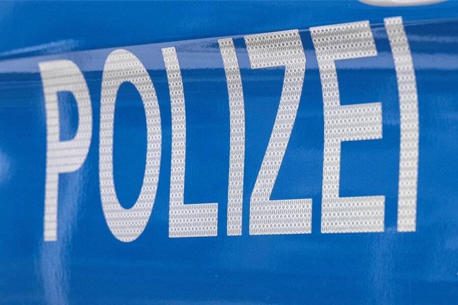 Planenschlitzer in Treuen: Diebe scharf auf Kosmetika - In Treuen haben Unbekannte Kosmetika von einem Sattelauflieger gestohlen.