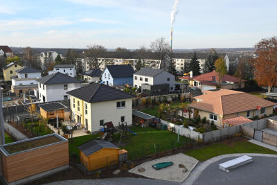 Planer fordern für Chemnitz mehr Eigenheime - Im Bereich der Riemann-Fabrik entstanden zuletzt mehrere Eigenheime. Damit der Bedarf nach solchen Grundstücken in der Stadt gedeckt werden kann, müsse das Rathaus aktiver werden, fordern Planer. 