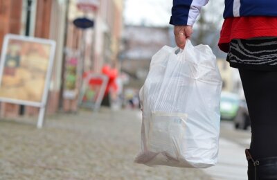 Plastiktüten-Verbot: Grüne schlagen Händler-Bonus vor - 