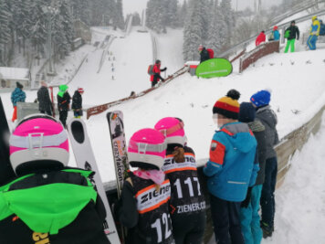Platz da! Am Fichtelberg zeigt Sachsens Skisport-Nachwuchs, was er drauf hat - 