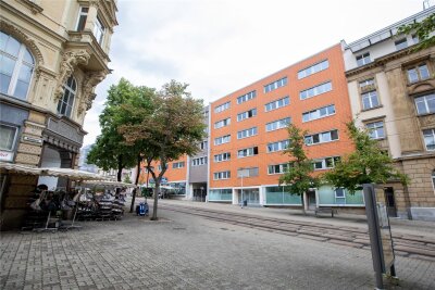 Plauen: Landratsamt des Vogtlandkreises braucht mehr Platz - Der Mietvertrag für das Gebäude Bahnhofstraße 42-48 soll verlängert, das Gebäude renoviert werden.