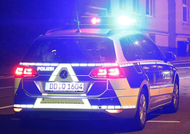 Plauen: Mann greift unter Drogen Polizisten an - 