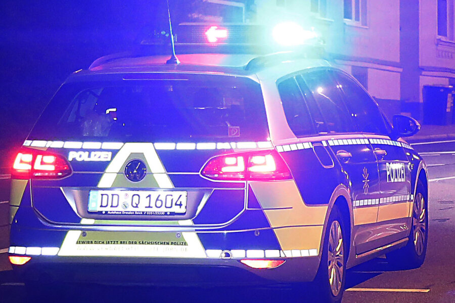 Plauen: Mann greift unter Drogen Polizisten an - 