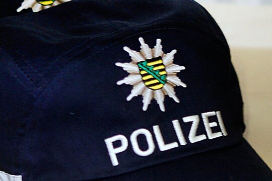 Plauen: Mann wehrt sich gegen Festnahme - Polizist verletzt - 