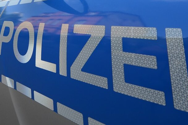 Plauen: Navi lotst Autofahrerin in Gleisbett - 