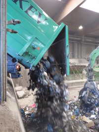 Plauen: Verdi ruft Müllfahrer zum Warnstreik auf - Die Dienstleistungsgewerkschaft Verdi ruft für Mittwoch die Mitarbeiter der Kreisentsorgung Vogtland GmbH (KEV) zum Warnstreik in Plauen auf. 