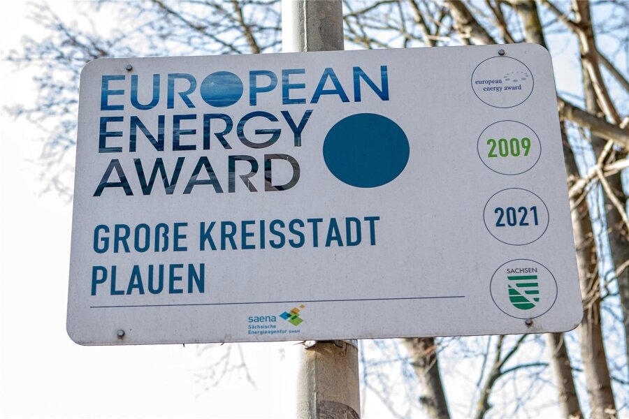 Plauen verlässt europäisches Klimaschutz-Projekt - Noch verkündet eine Infotafel am Ortsteingang von Plauen, dass die Stadt seit 15 Jahren als europäische Klimaschutzkommune zertifiziert ist.