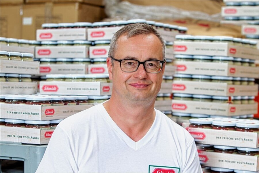 Plauener Feinkostfirma Schmidt feiert Richtfest - Geschäftsführer Ralph Schmidt freut sich, dass der neue Anbau vorankommt.