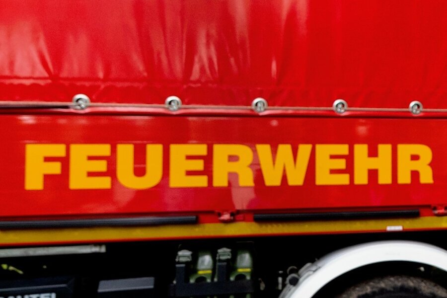 Plauener Feuerwehr stößt bei Brandeinsatz auf Frau in Notsituation 