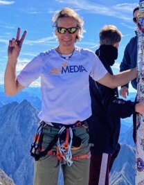 Plauener macht sein eigenes Ding - Halbzeit: Thomas Sticker ist auf dem Gipfel der Zugspitze angekommen. Den Abstieg bewältigte er auf der österreichischen Seite. Am nächsten Tag startete er die Heimfahrt - wieder drei Tage lang auf dem Rad.