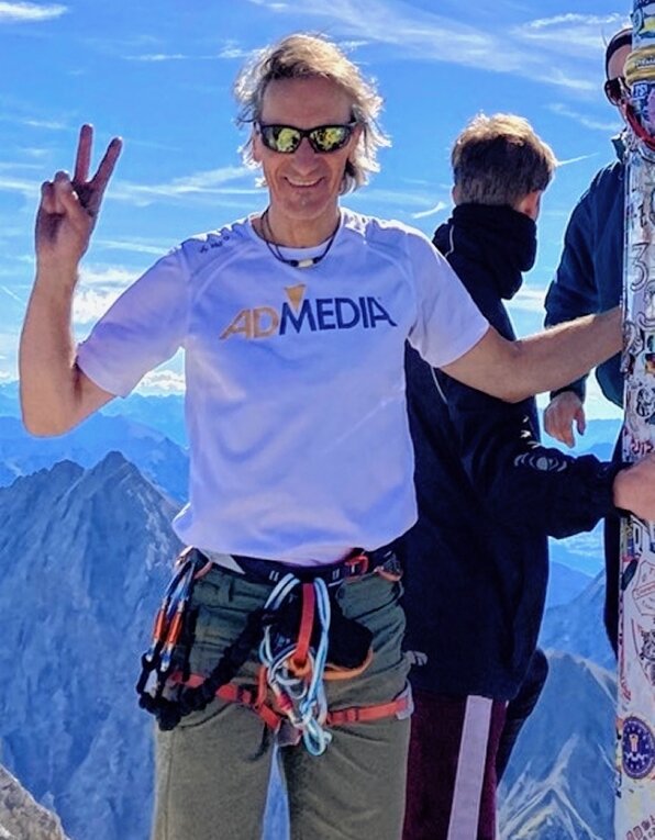 Plauener macht sein eigenes Ding - Halbzeit: Thomas Sticker ist auf dem Gipfel der Zugspitze angekommen. Den Abstieg bewältigte er auf der österreichischen Seite. Am nächsten Tag startete er die Heimfahrt - wieder drei Tage lang auf dem Rad.