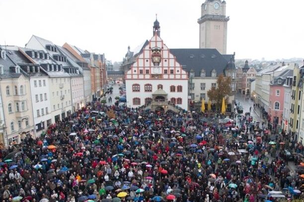 Plauener Protestbewegung "Wir sind Deutschland" löst sich auf - Der Protestbewegung "Wir sind Deutschland" gelang es im Herbst 2015 mehrere tausend Zuhörer zu mobilisieren. 