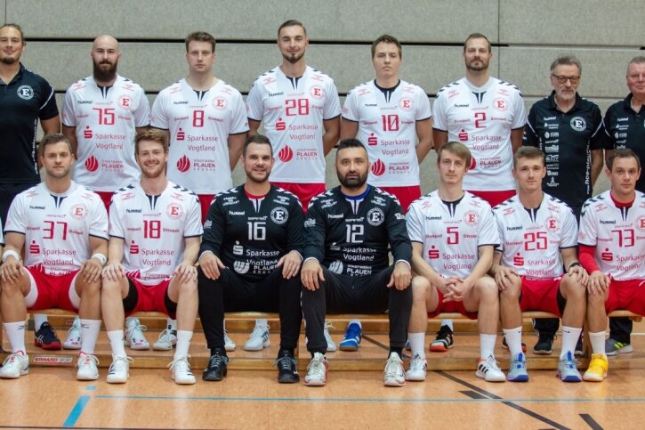 Derzeit steht das Team des HC Einheit Plauen auf dem 8. Platz in der Mitteldeutschen Handball-Oberliga. Der würde nach Beendigung der Hinrunde für die Teilnahme an der Aufstiegsrunde reichen. So heißt auch das Ziel, das Trainer Jan Richter vor dem Neustart ausgegeben hat. 