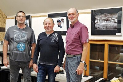 Plauener stellen ihre Fotos in Thüringen aus - Andreas Schiller, Bernd Hegner und Jürgen Zorn (von links) stellen gemeinsam ihre Bilder aus.