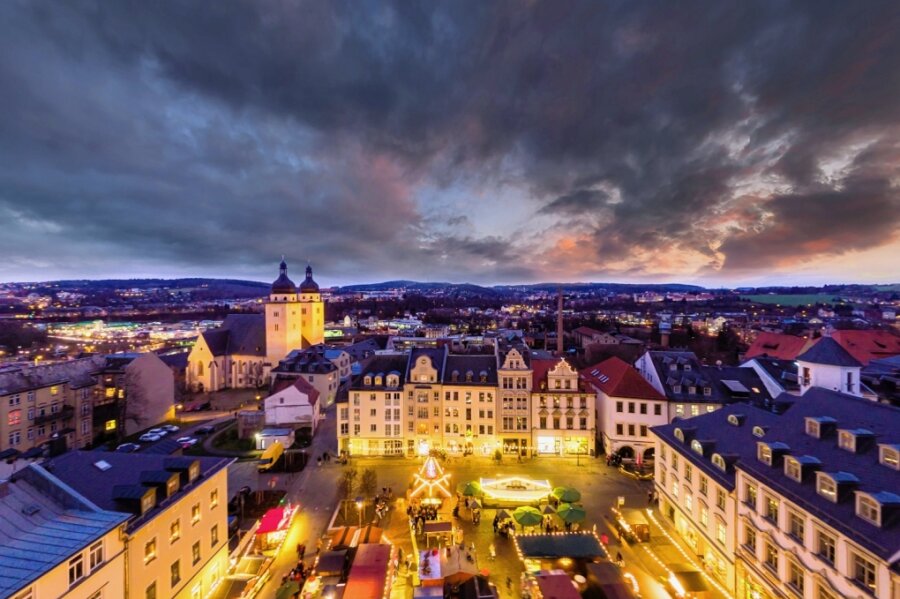 Plauener Weihnachtsmarkt soll wieder festlich leuchten - An der Beleuchtung will Plauen keinesfalls sparen. Die Stadt will in der Region mit ihrem Markt leuchten. 