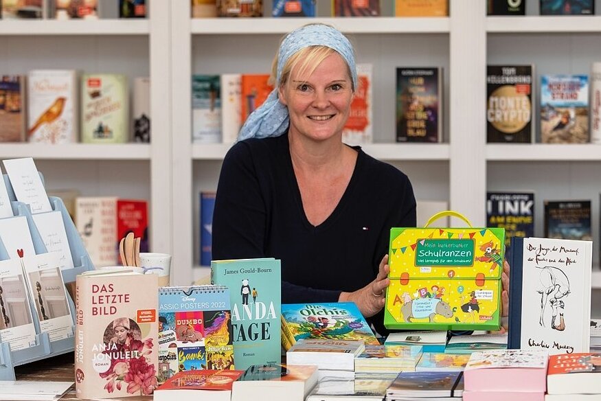 Plauenerin erfüllt sich Traum vom eigenen Buchladen - Nicole Müller-Mellage wagt mit ihrem Geschäft 'Das offene Buch' den Sprung in die Selbstständigkeit. Den Traum vom eigenen Buchladen habe sie schon immer gehabt. 