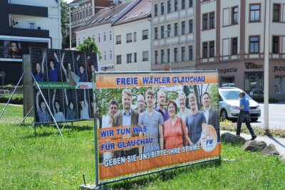 Politisches Erdbeben in Glauchau: Fraktion der Freien Wähler zerfällt - Ein Bild aus besseren Zeiten. Die Freien Wähler werben gemeinsam um Stimmen zur Stadtratswahl. 