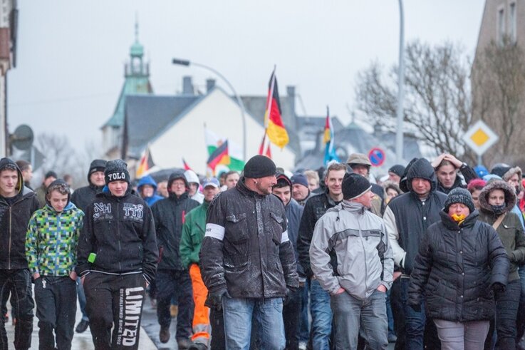 Polizei: 350 Teilnehmer bei Pegida-Kundgebung in Annaberg-Buchholz - 