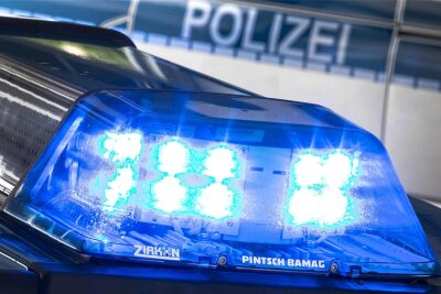 Polizei beendet Trunkenheitsfahrt am Nachmittag in Zwickau: 33-jährige Frau war mit 2,7 Promille unterwegs - Die Polizei hat eine 33-jährige Frau mit 2,7 Promille Alkohol gestoppt.
