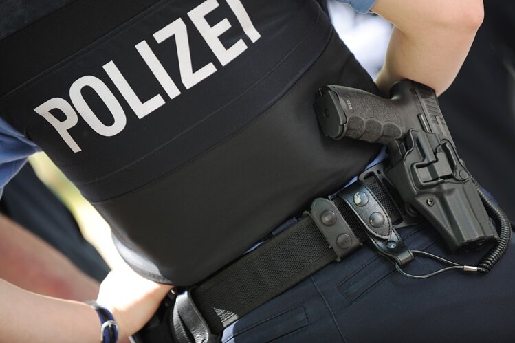 Polizei durchsucht drei Objekte in Leipzig - 