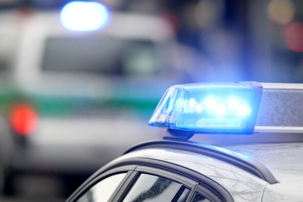 Polizei fahndet in Freiberger Altstadt nach Schlägern - 