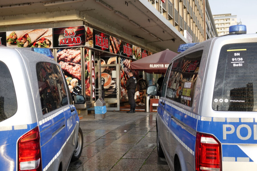 Polizei findet Drogen bei Razzia im Stadtzentrum - 