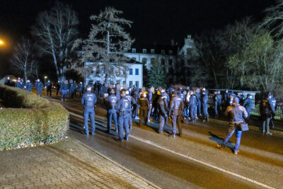 Polizei hält größere Gruppe in Schneeberg auf - Die Polizei hielt die Gruppe in der Seminarstraße in Höhe des Gymnasiums auf.