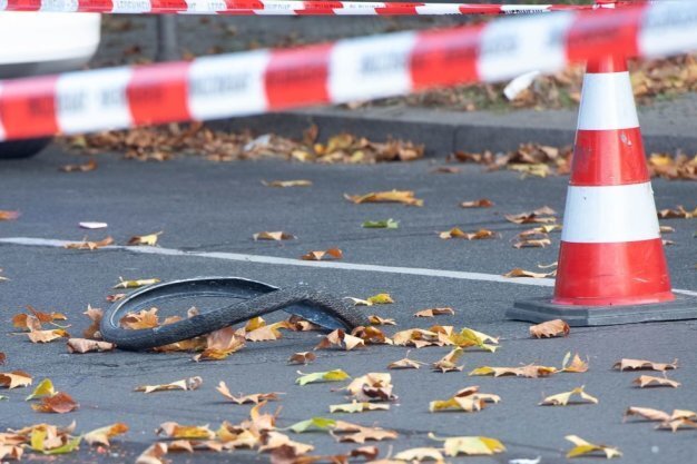 Polizei korrigiert sich: Radfahrerin in Berlin nach Unfall mit Betonmischer für hirntot erklärt - 