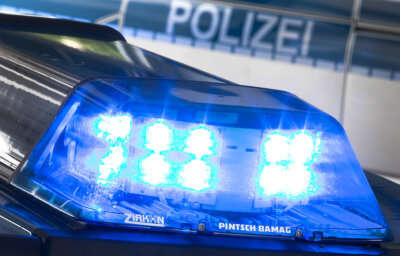 Polizei löst illegale Technoparty in Freiberg auf - 