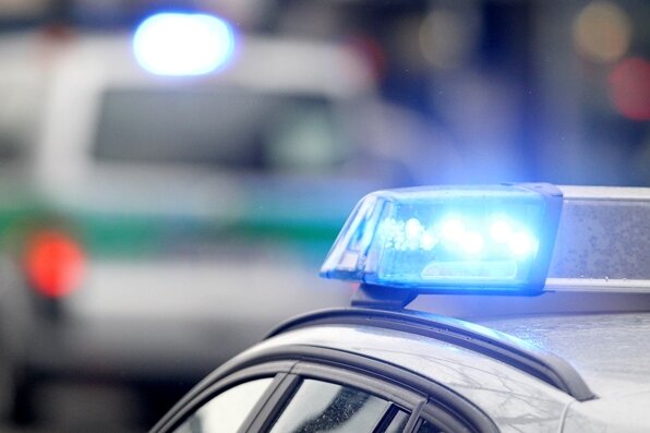 Polizei löst Protest in Freibergs Altstadt auf - 