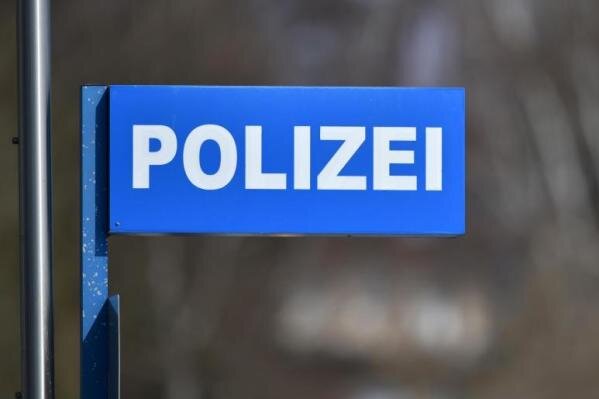 Polizei löst Zusammenkunft an unerlaubtem Imbisswagen auf - Ein unerlaubt betriebener Imbisswagen im Schwarzenberger Ortsteil Bermsgrün hat am Sonntagnachmittag die Polizei auf den Plan gerufen.