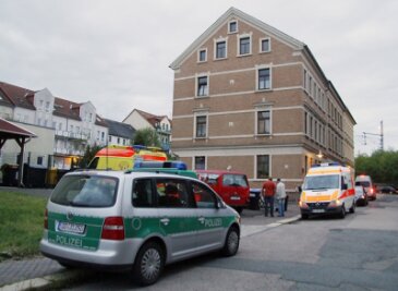 In diesem Haus in der Nähe des Zwickauer Bahnhofes ist am Mittwochabend ein 26-Jähriger tot aufgefunden worden. Er wurde erstochen.
