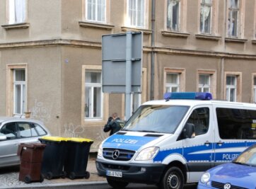 Polizei-Razzia bei Großfamilie - Die Polizei hat am Montag eine Wohnung in Frankenberg nach Diebesgut durchsucht.