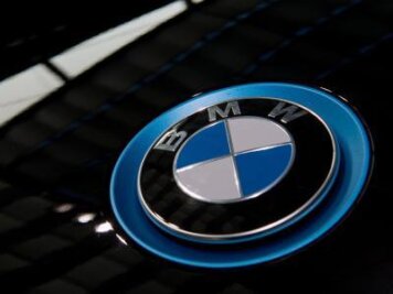 Polizei stellt gestohlene BMW im Erzgebirge sicher - 