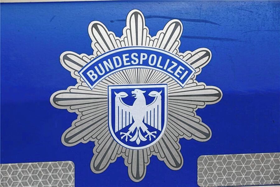 Polizei stoppt Schleuser nahe Hohndorf - Ein mutmaßlicher Schleuser wurde von Bundes-und Landespolizei nahe Hohndorf gestellt.