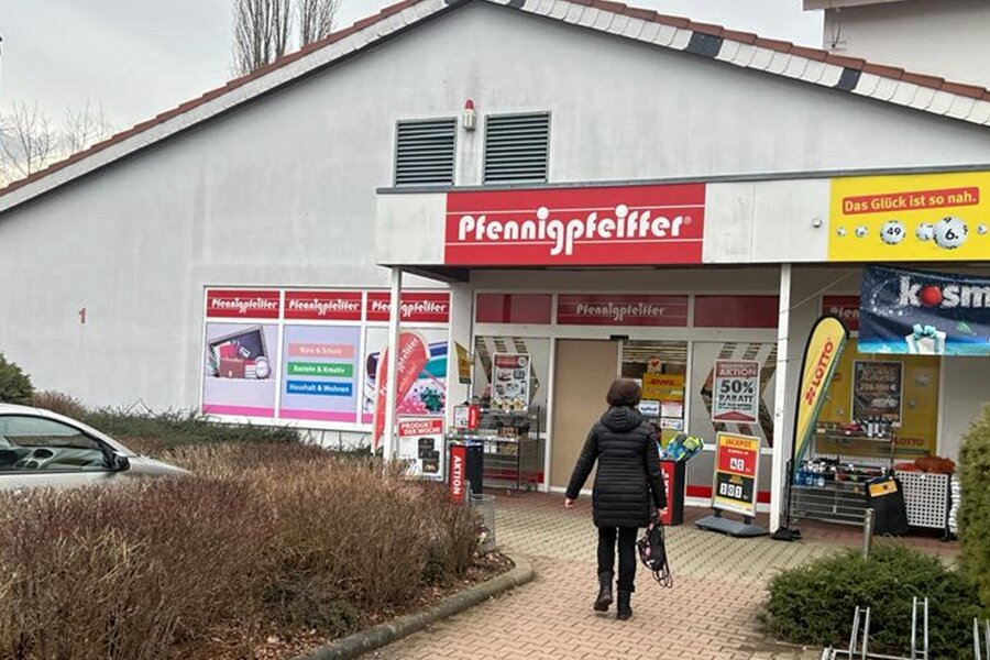 Polizei sucht Täter für Einbrüche in Neukirchen und Fraureuth - Einbrecher hatten es auf das Sortiment eines Marktes im Pleißen-Anger in Neukirchen abgesehen.