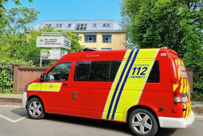 Polizei und Feuerwehr in Chemnitzer Berufsschule - Gegen einen Schüler einer Berufsschule an der Altchemnitzer Straße ermittelt jetzt die Polizei. 
