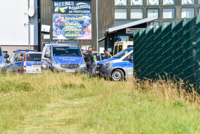 Polizei und Rettungsdienst üben Einsatz bei Amok-Lage an Eliteschule in Oberwiesenthal - 