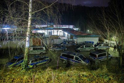 Polizeieinsatz am Erzgebirgsbad - 
