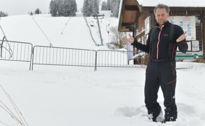 Der Lift am Skihang Holzhau bleibt diesen Winter stehen. Betreiber Alexander Richter weiß nicht , wie es weitergehen soll. Er hofft, dass der Freistaat Selbstständigen wie ihm unter die Arme greift. 
