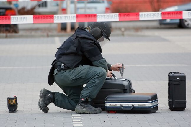 Polizeieinsatz: Aufregung um herrenlose Koffer - 
