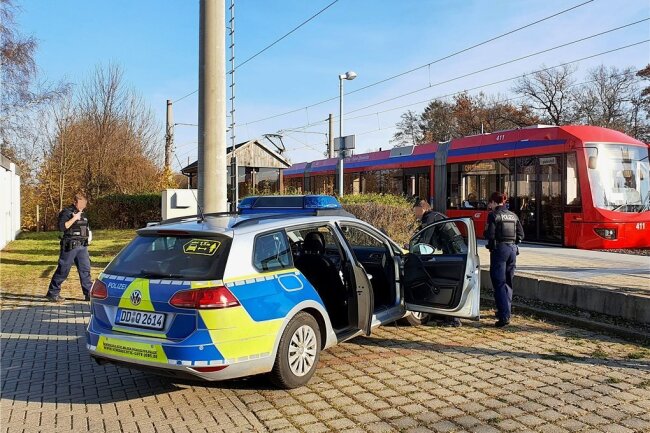 Die Polizei musste am Donnerstagmittag zum Haltepunkt der Citybahn in Pfaffenhain ausrücken. 