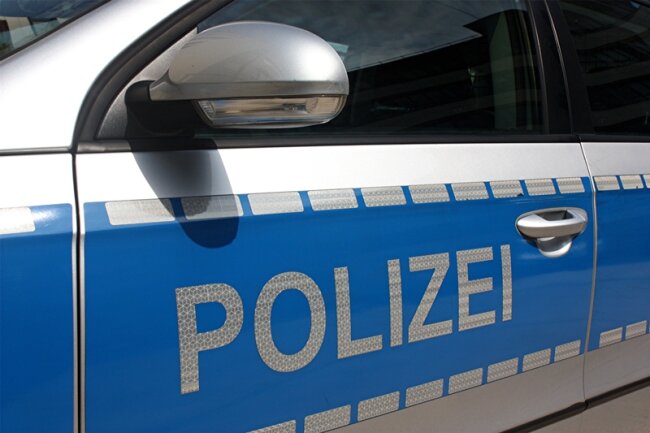 Polizeischutz für Impftermin an Schneeberger Schulzentrum - 