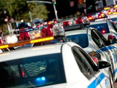 Polizeiwagen sollen rotes Blinklicht und US-Sirene bekommen - Polizeiautos in New York.