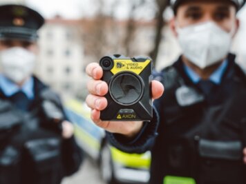 Polizisten im Vogtland bekommen Bodycams - Die Polizei in Westsachsen ist bald mit 125 Bodycams im Einsatz. 