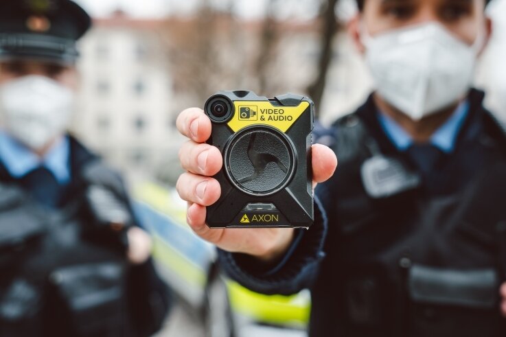 Polizisten im Vogtland bekommen Bodycams - Die Polizei in Westsachsen ist bald mit 125 Bodycams im Einsatz. 