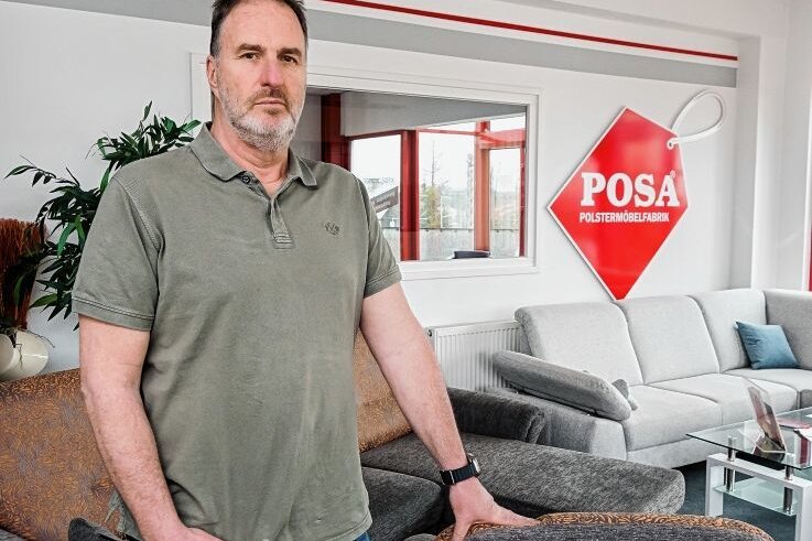 Polstermöbelhersteller in Schieflage - Geschäftsführer Thomas Mehnert im Ausstellungsraum der Satzunger Posa Möbelsysteme GmbH & Co. Vertriebs KG. 