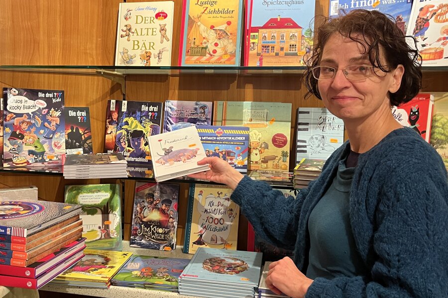 Seit 15 Jahren verkauft Katja Lücke reduzierte Bücher zur Adventszeit in Mittweida. 